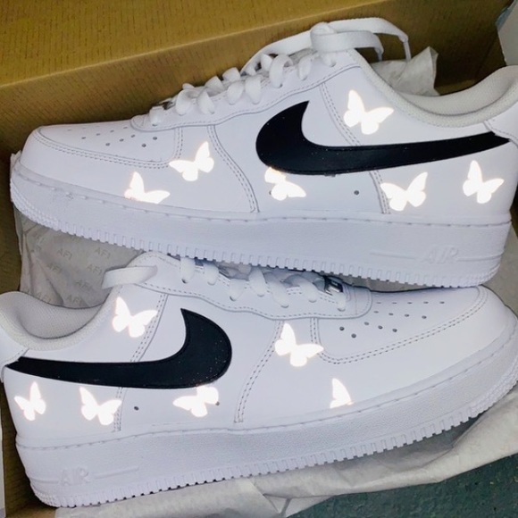 Butterfly Custom Air Force 1’s - Picture 4 of 9